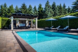 Benefits of Building Custom Swimming Pools